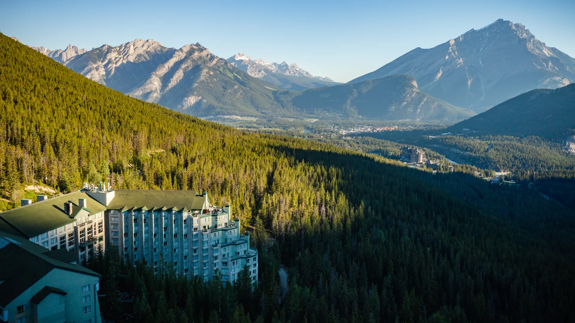 Luxury vehicle transportation to Rimrock Resort Hotel